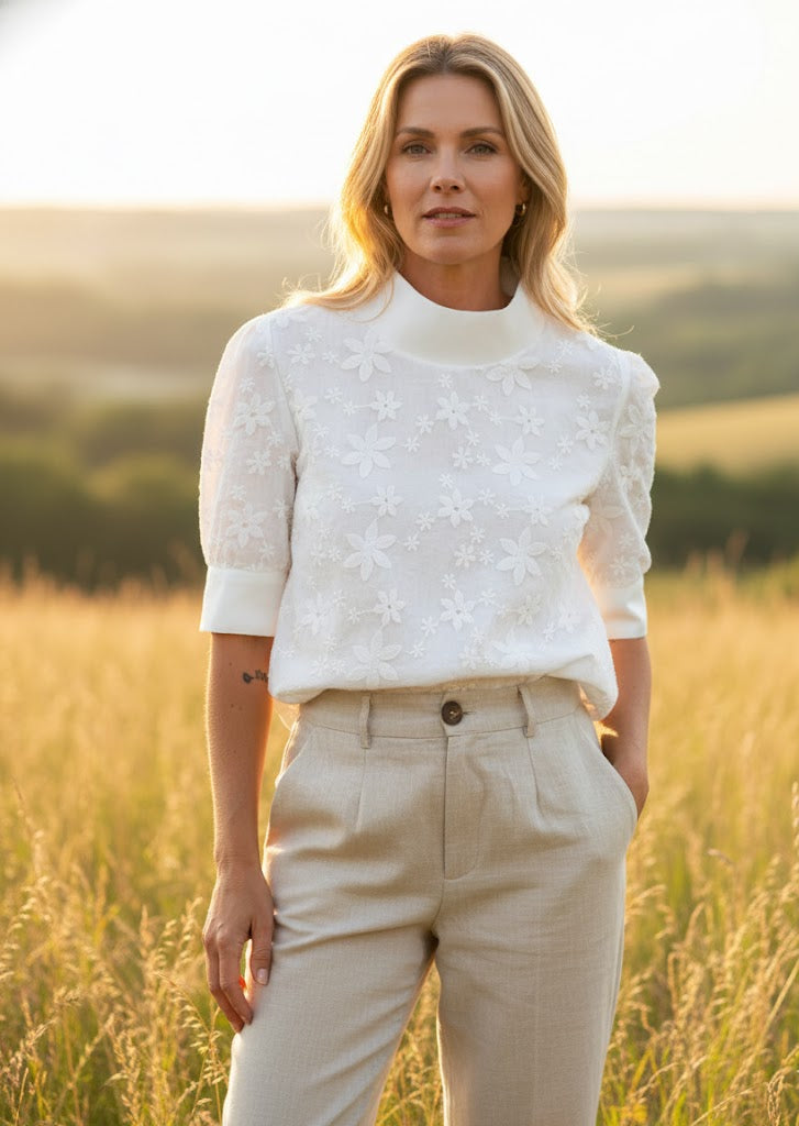 Sabine | With embroidered plain stand-up collar